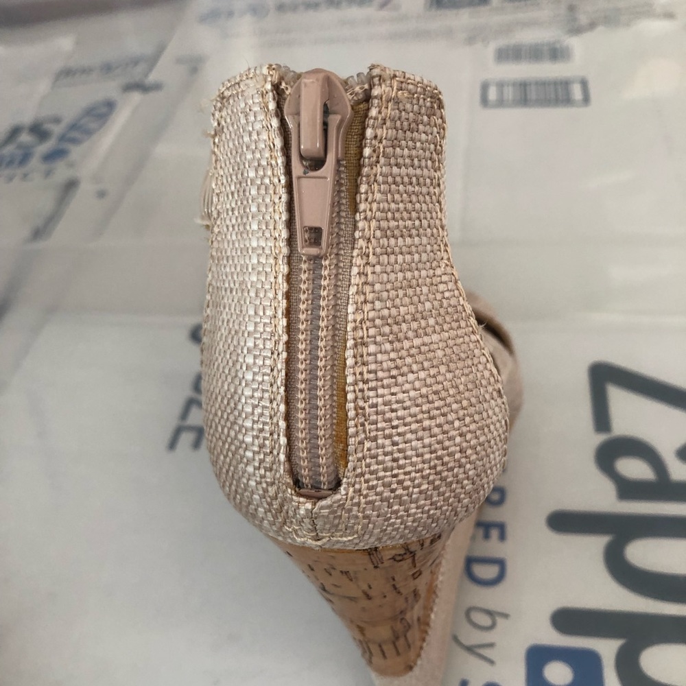 BCBG BCBGENERATION wedge platform sandal - Picture 10 of 13
